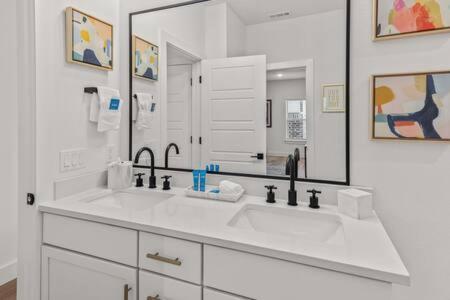 בנטונוויל The O'Keeffe-2Nd Floor Boutique Hotel Suite מראה חיצוני תמונה