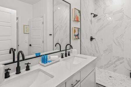 בנטונוויל The O'Keeffe-2Nd Floor Boutique Hotel Suite מראה חיצוני תמונה